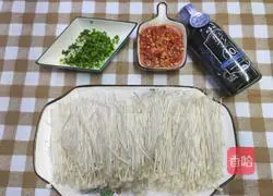 Illustration of how to make steamed vermicelli with chopped pepper and enoki mushroom 3