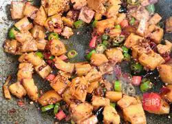 Illustration of how to make spicy lotus root dices 6