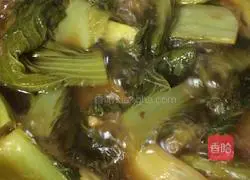 Illustration of how to stew mustard greens 11