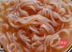 Illustration of how to cook yam, vermicelli, carrots and cabbage 5