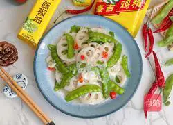 Illustration of how to make fried lotus root slices with snow peas 11
