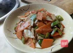 Illustration of how to stir-fry oyster mushrooms with carrots 8