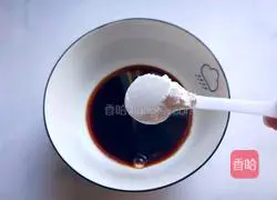 Illustration of how to make hot and sour shredded cabbage 5