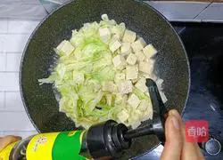 Illustration of how to make frozen tofu stewed with cabbage 10