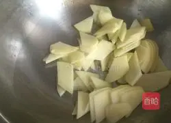 Illustration of how to make spicy cabbage and fried potato slices 3