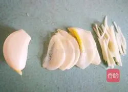 Illustration of Korean spicy shredded radish (with sweet and sour shredded radish recipe) 2