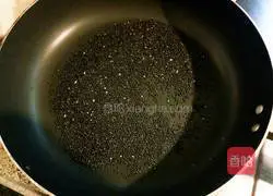 How to make black sesame egg rolls Illustration 1