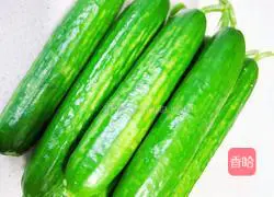 Illustration of how to make spicy cold cucumber 1