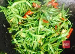 Illustration of how to make stir-fried sword beans 5