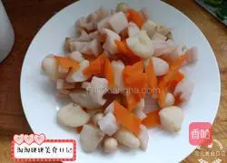 Illustration of how to make light stir-fried lotus sugar 7