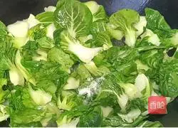 Illustration of how to make garlic-fried Chinese cabbage 5