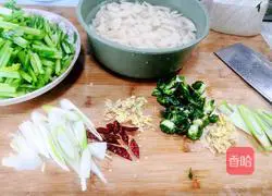 Illustration of how to make spicy and sour lotus root 3