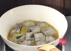 Spicy Illustration of how to make stinky dried seeds 6