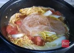 Illustration of how to make tomato vermicelli pot 9