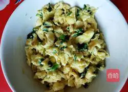 Illustration of how to make steamed stuffed buns stuffed with potatoes, eggs and chives 4