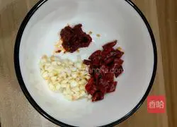 Illustration of how to make cold kelp shreds 3