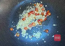 Illustration of how to make fried tofu and enoki mushrooms in pot 3