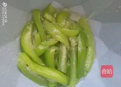 Illustration of how to make cold loofah 5