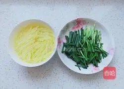 Illustration of how to make shredded leeks and potatoes 3