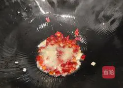 Illustration of making spicy and sour potato shreds 11