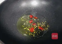 Illustration of how to make cold shredded dried tofu 10