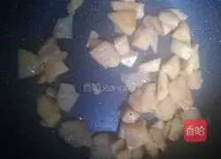 Illustration of how to make sauce-flavored potato chips 11