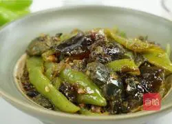 Illustration of how to make pepper and preserved eggs 6