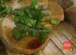 Illustration of how to make scallion oil and taro 7