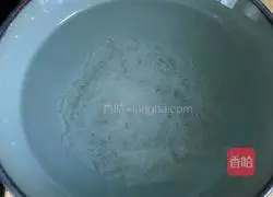 Mustard mixed with spinach, vermicelli and peanuts Illustration of how to do it 6