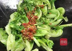Chili Illustration of how to make lettuce with sauce 10
