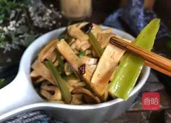 Illustration of how to make fried dried tofu with celery 13