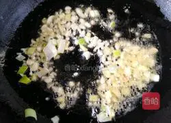 Illustration of how to stir-fry iron yam 4