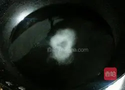 Illustration of how to make shredded cold lettuce 3