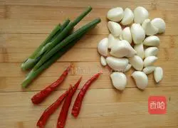 Illustration of how to make garlic enoki mushrooms 5