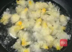 Illustration of how to make cold white fungus 4