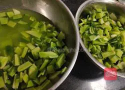 Illustration of how to make spicy dried radish 3