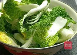 Illustration of how to make stir-fried chrysanthemum and cabbage 1