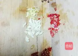 Illustration of how to make sweet and sour crispy cucumber 3