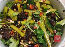 Illustration of how to make Xiangchou Meiyu Soy Sauce Salad 8