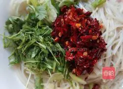 Illustration of how to make cold enoki mushrooms 2