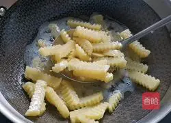 Illustration of Spicy Spicy Potatoes 5