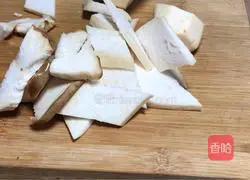 Fried sweet potato leaves with king oyster mushrooms Illustration of how to do it 2