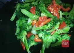 Illustration of how to make stir-fried broccoli 9