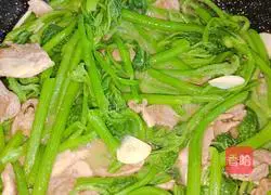 Illustration of how to make fried pumpkin tips with sliced meat 10