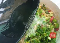 Illustration of how to make cold lotus root 8