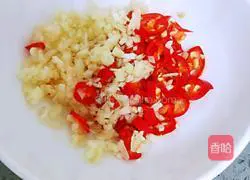 Illustration of how to make cold Tianqi vegetables 5