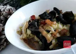 Illustration of how to make fried fungus with cabbage that tastes like a restaurant 7