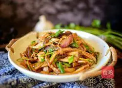 Illustration of how to make shredded king oyster mushrooms with oyster sauce 13