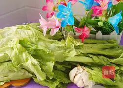 Illustration of how to make stir-fried lettuce 1