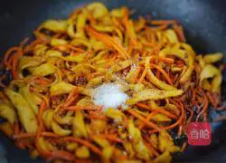 Illustration of spicy stir-fried gluten 8